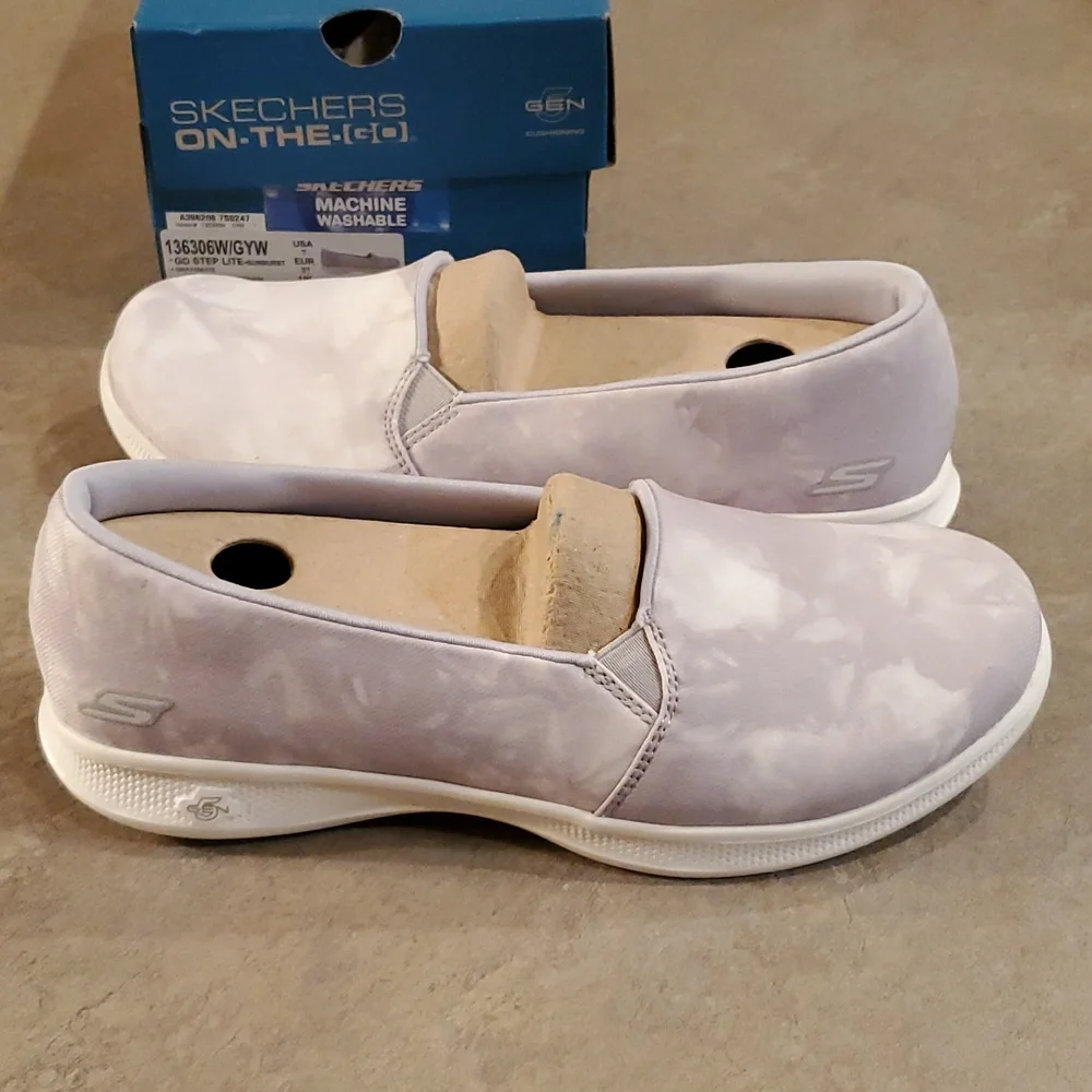 SKECHERS Slip On Shoes Goga Mat Insoles Grey & White Tie Dye Size 7 Wide - Picture 2 of 9